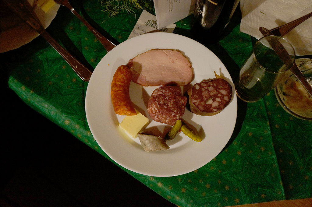 Deftiges Mettenschichtessen
